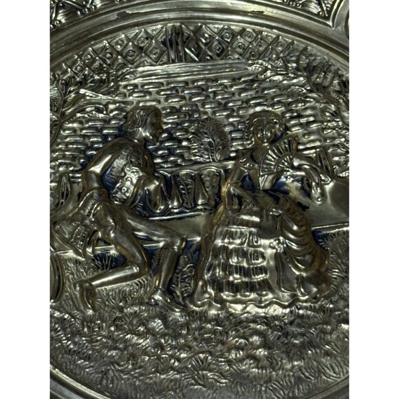 Vintage Brass Wall Plate 14 “ Made In England Romantic Courting Scene - Picture 2 of 5